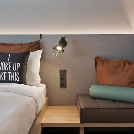 Отель Moxy Лозанна