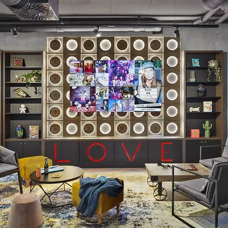 Moxy Hotel