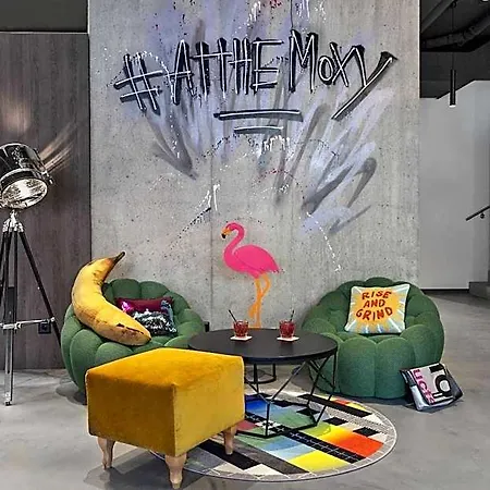 Moxy Szálloda