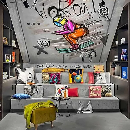 Szálloda Moxy Lausanne