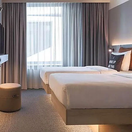 Szálloda Moxy 3*