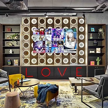 Moxy Szálloda Lausanne