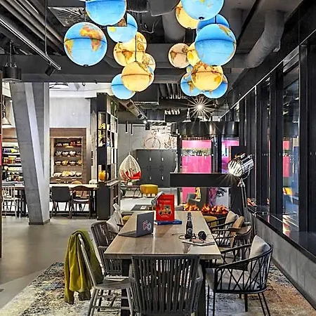 Szálloda Moxy Lausanne