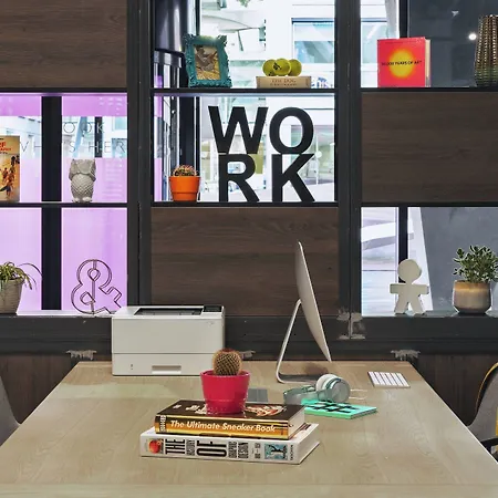 Moxy Hotel 3*