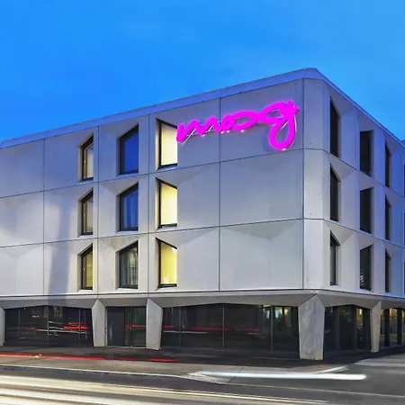 Hotel Moxy 3*